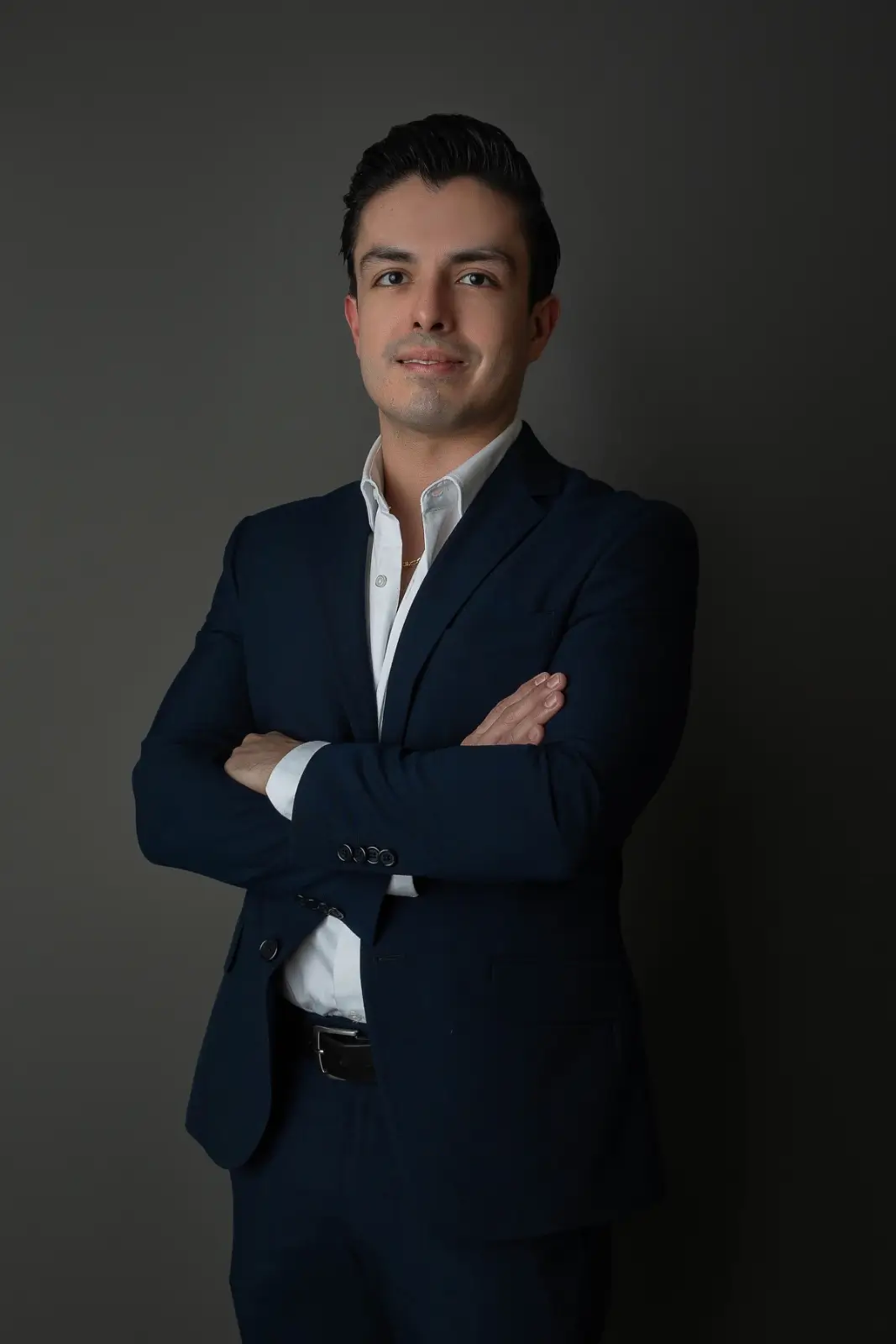Retrato del Dr. Luis Roberto García Chairez, Cirujano Urólogo en San Pedro Garza García